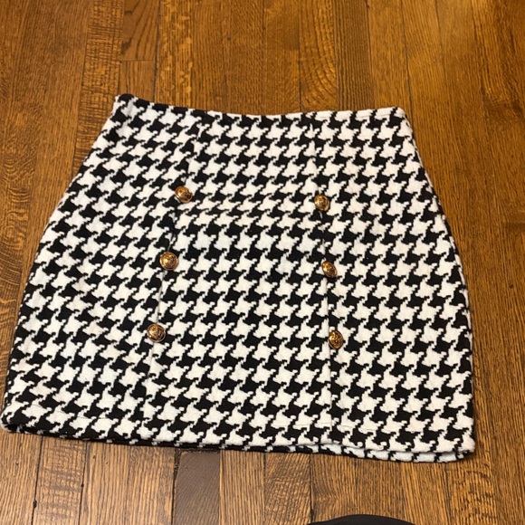 Shein Houndstooth Black and White Skirt - Picture 2 of 8